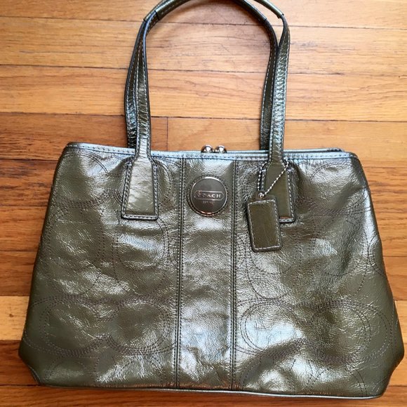 NWOT Coach Signature Stitch Frame Carry All - Patent Leather - Picture 1 of 8
